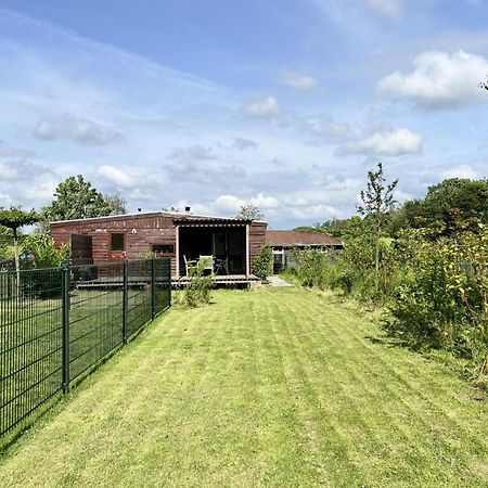 Zuid-Scharwoude Vrijstaand Chalet Met Veel Buitenruimte En Veranda 빌라 외부 사진