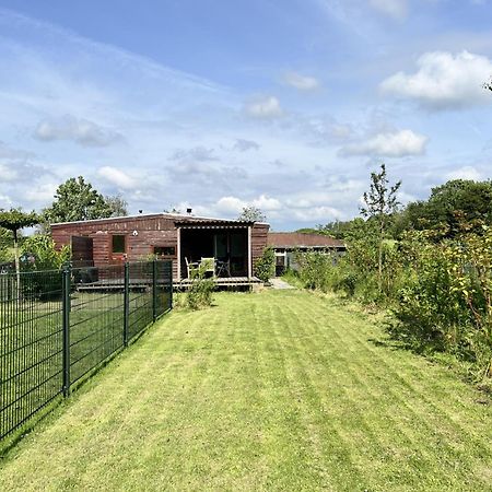 Vrijstaand Chalet Met Veel Buitenruimte En Veranda Zuid-Scharwoude 외부 사진