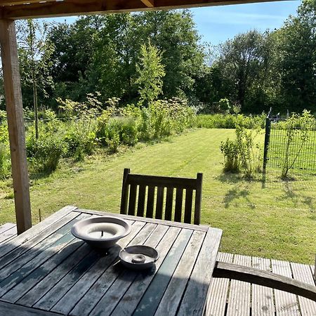 Vrijstaand Chalet Met Veel Buitenruimte En Veranda Zuid-Scharwoude 외부 사진