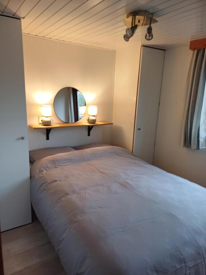 Vrijstaand Chalet Met Veel Buitenruimte En Veranda Zuid-Scharwoude 외부 사진