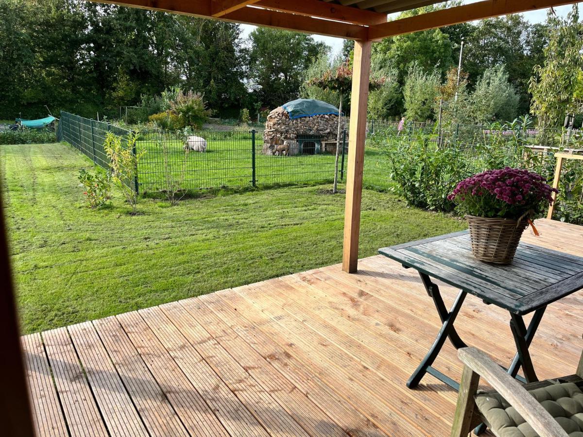 Vrijstaand Chalet Met Veel Buitenruimte En Veranda Zuid-Scharwoude 외부 사진