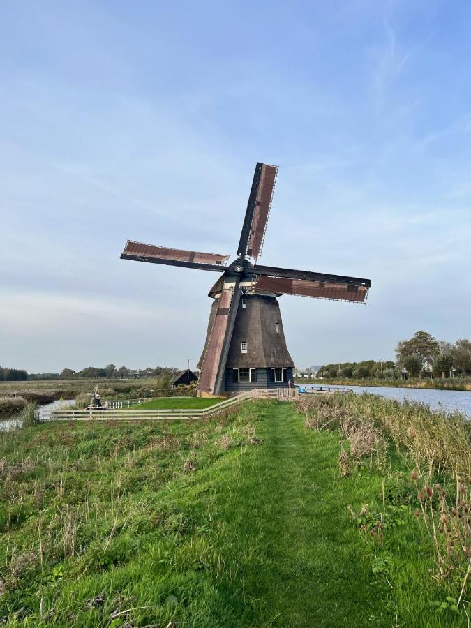 Vrijstaand Chalet Met Veel Buitenruimte En Veranda Zuid-Scharwoude 외부 사진