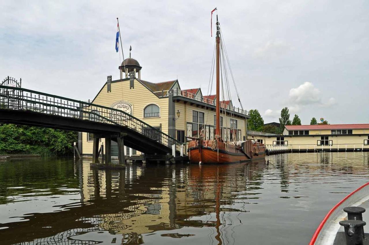 Vrijstaand Chalet Met Veel Buitenruimte En Veranda Zuid-Scharwoude 외부 사진