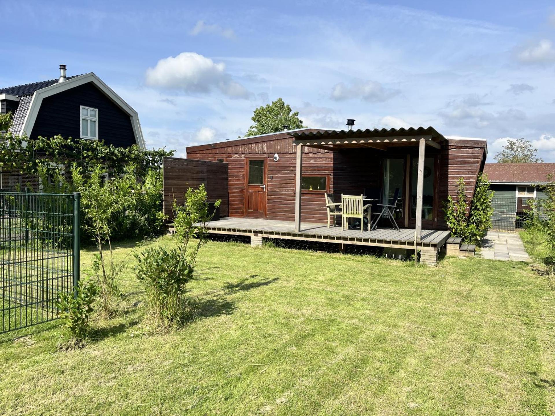 Vrijstaand Chalet Met Veel Buitenruimte En Veranda Zuid-Scharwoude 외부 사진