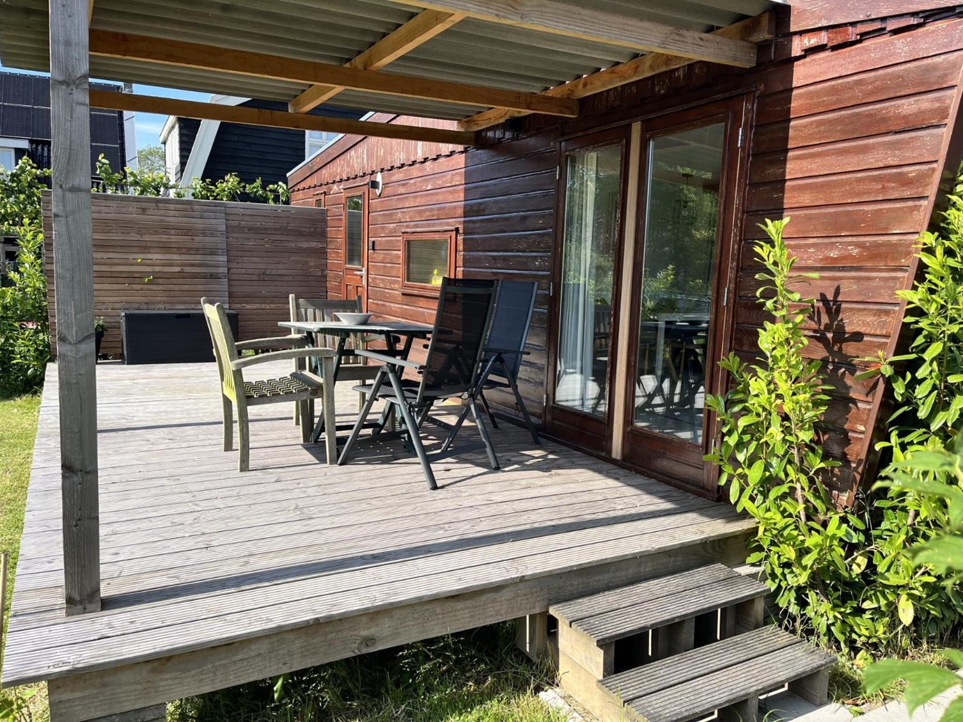 Vrijstaand Chalet Met Veel Buitenruimte En Veranda Zuid-Scharwoude 외부 사진